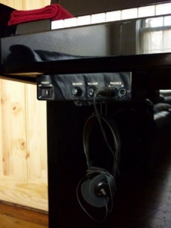 Yamaha B1 Polished Ebony pianino
