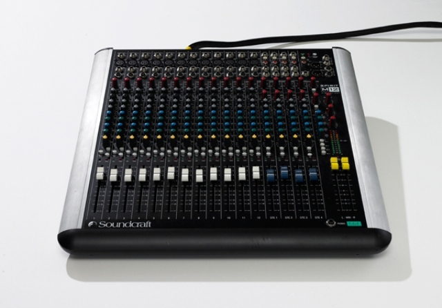 Mikseta Soundcraft M12